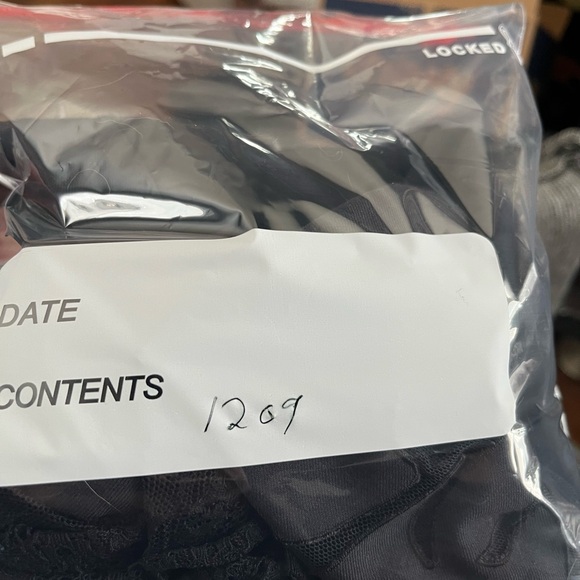 Black Women's Skirt - Picture 6 of 6